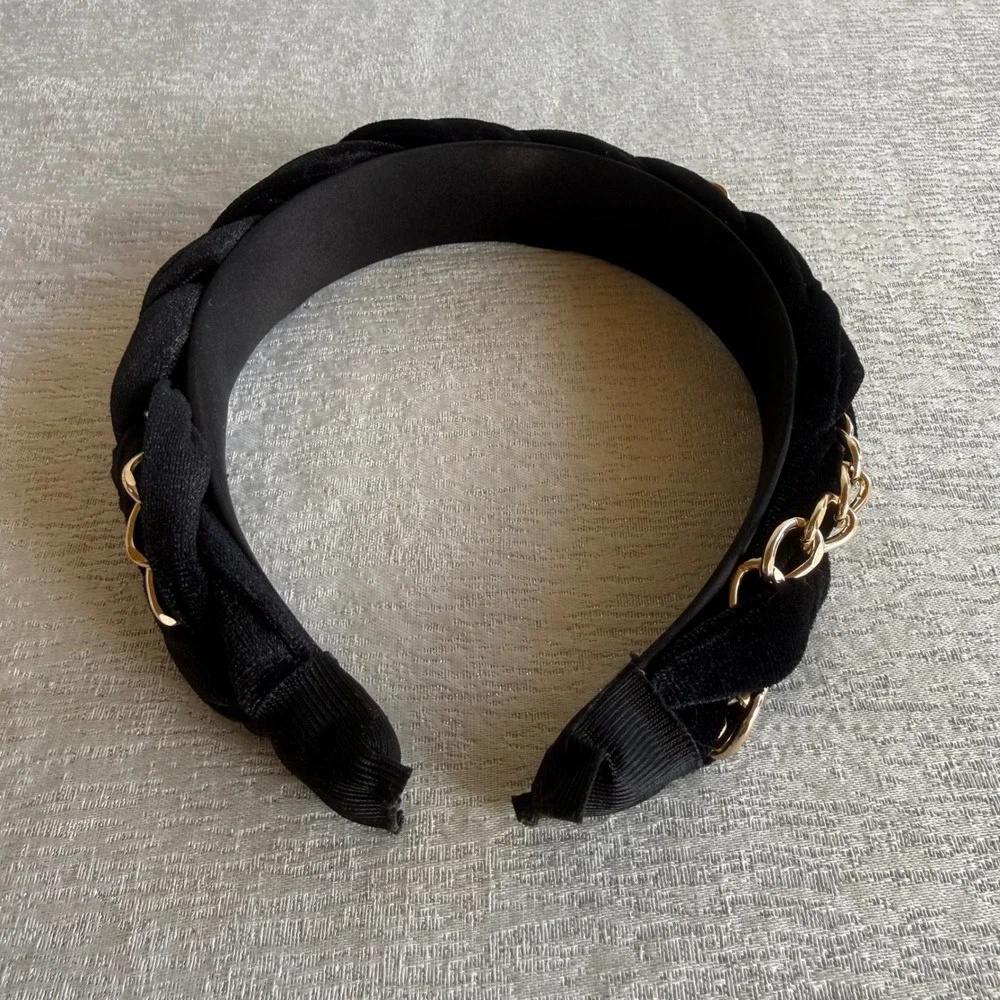 N/A black padded
